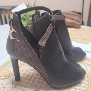 Chic Black and Brown Michael Kors Heeled Shoes